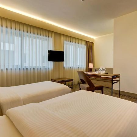 Plus Hotel Bostanci Atasehir Istanboel Buitenkant foto