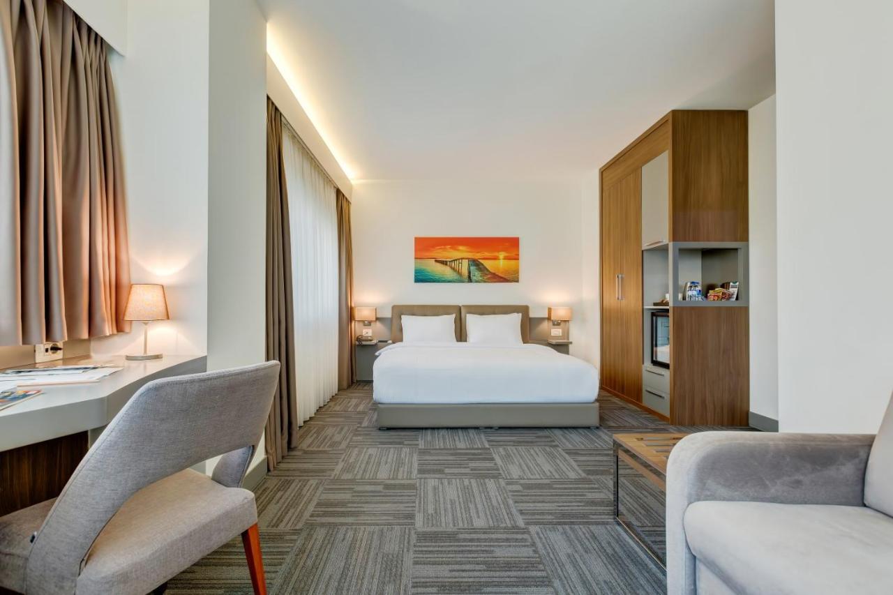 Plus Hotel Bostanci Atasehir Istanboel Buitenkant foto