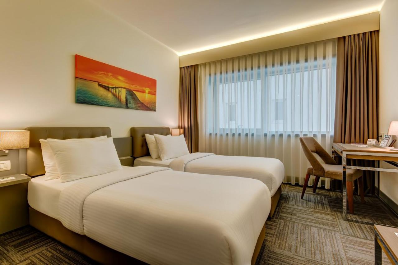 Plus Hotel Bostanci Atasehir Istanboel Buitenkant foto