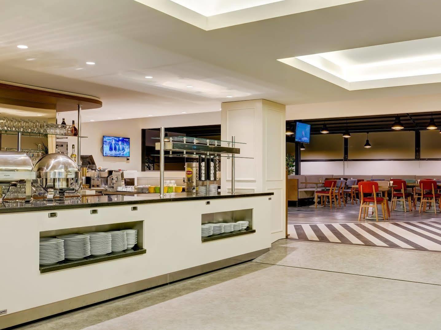 Plus Hotel Bostanci Atasehir Istanboel Buitenkant foto