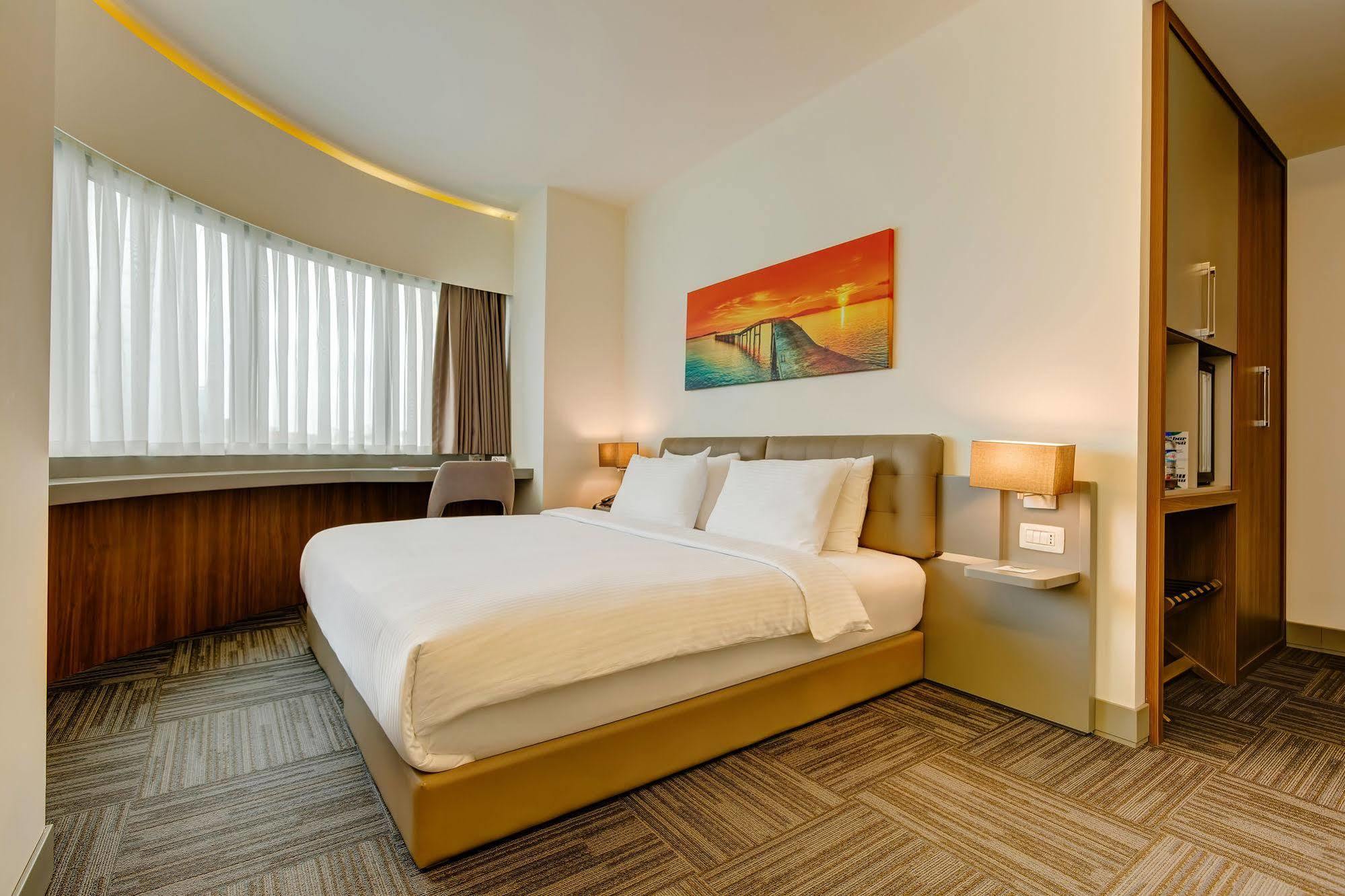 Plus Hotel Bostanci Atasehir Istanboel Buitenkant foto