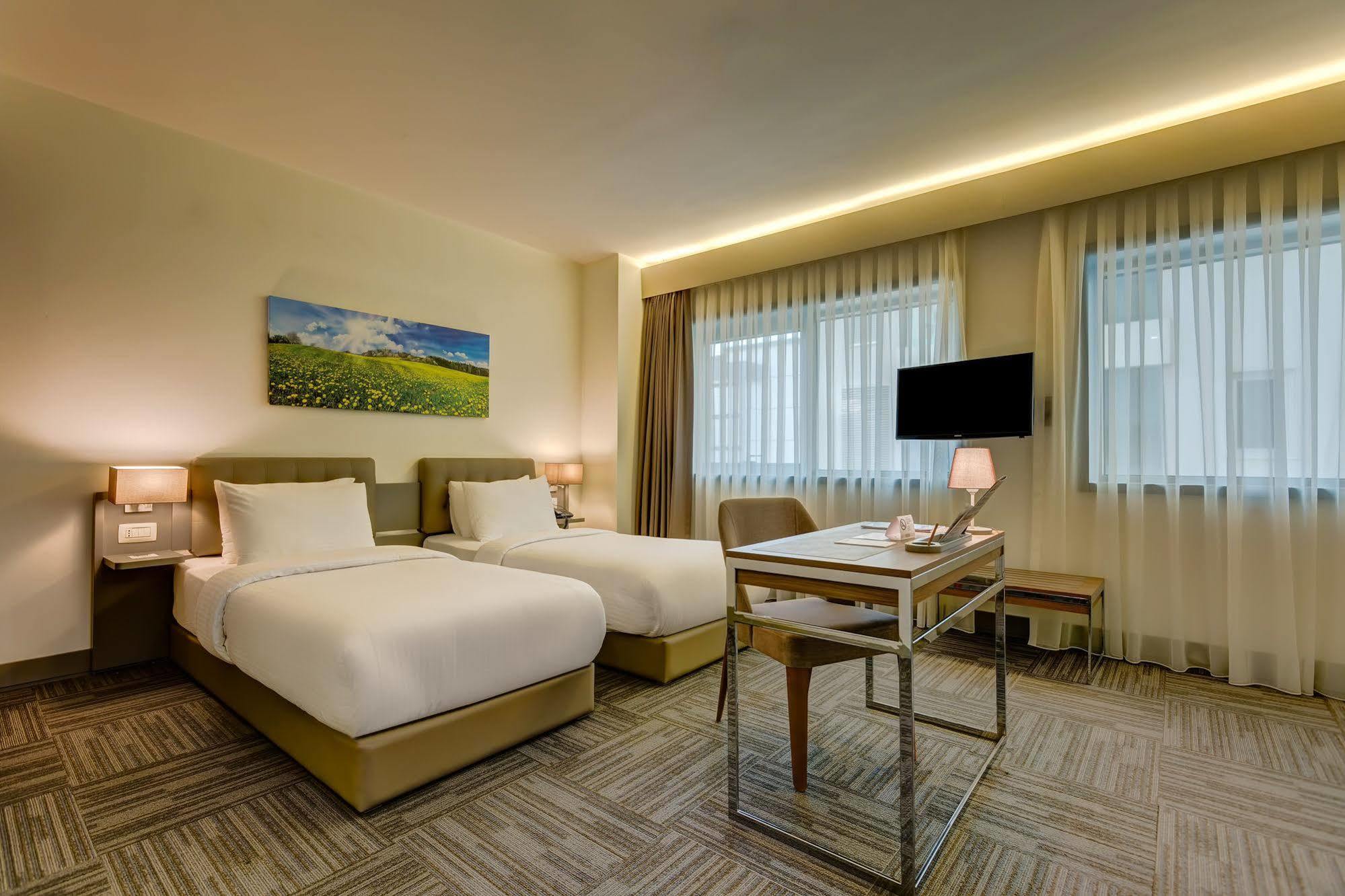 Plus Hotel Bostanci Atasehir Istanboel Buitenkant foto