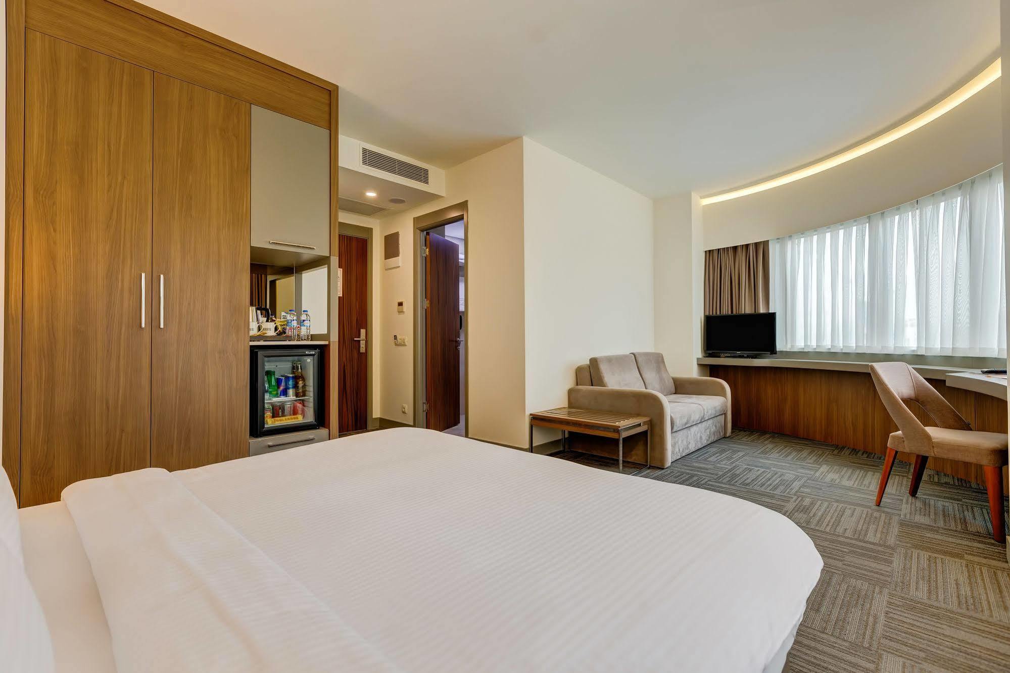 Plus Hotel Bostanci Atasehir Istanboel Buitenkant foto