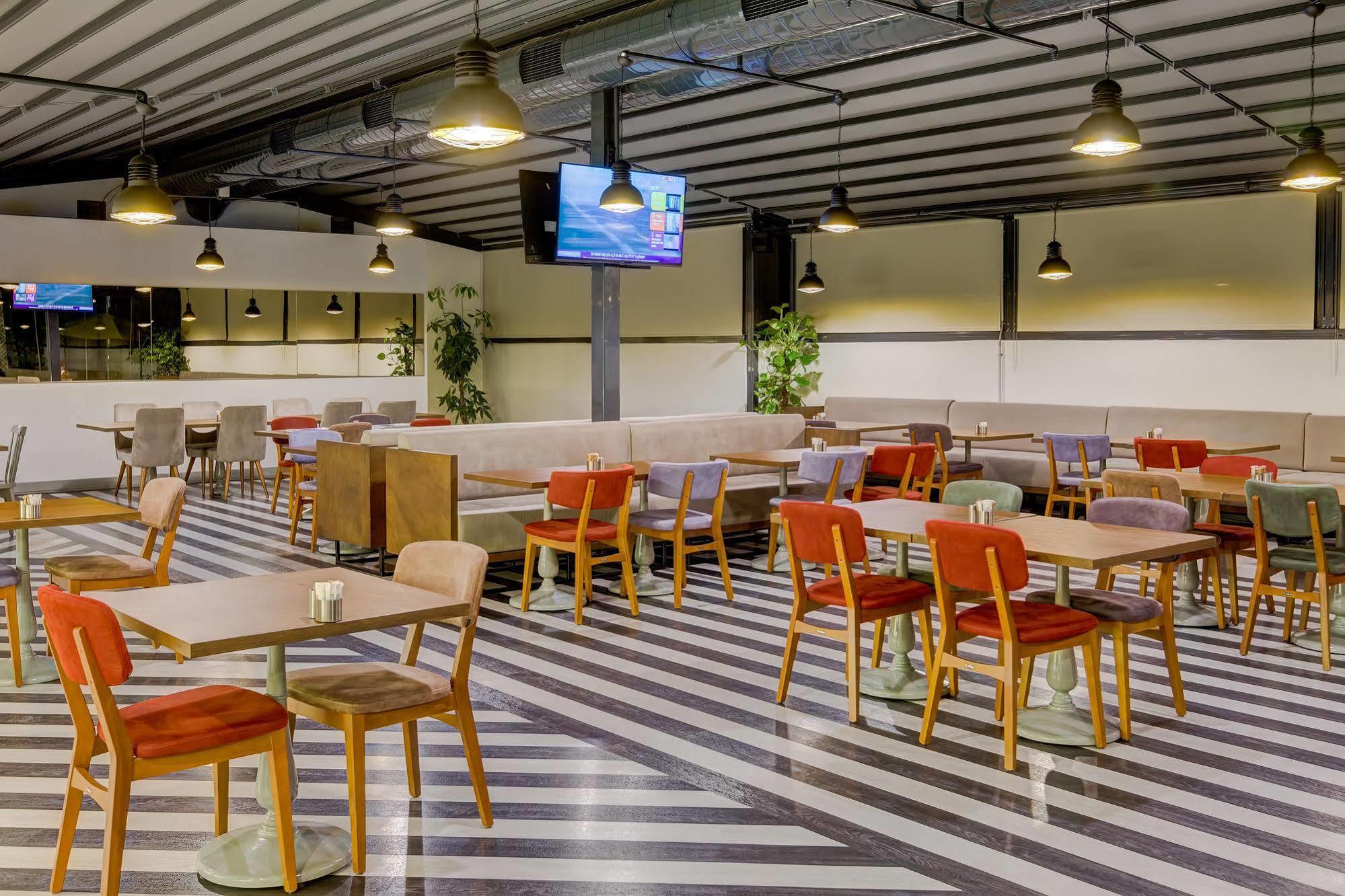 Plus Hotel Bostanci Atasehir Istanboel Buitenkant foto