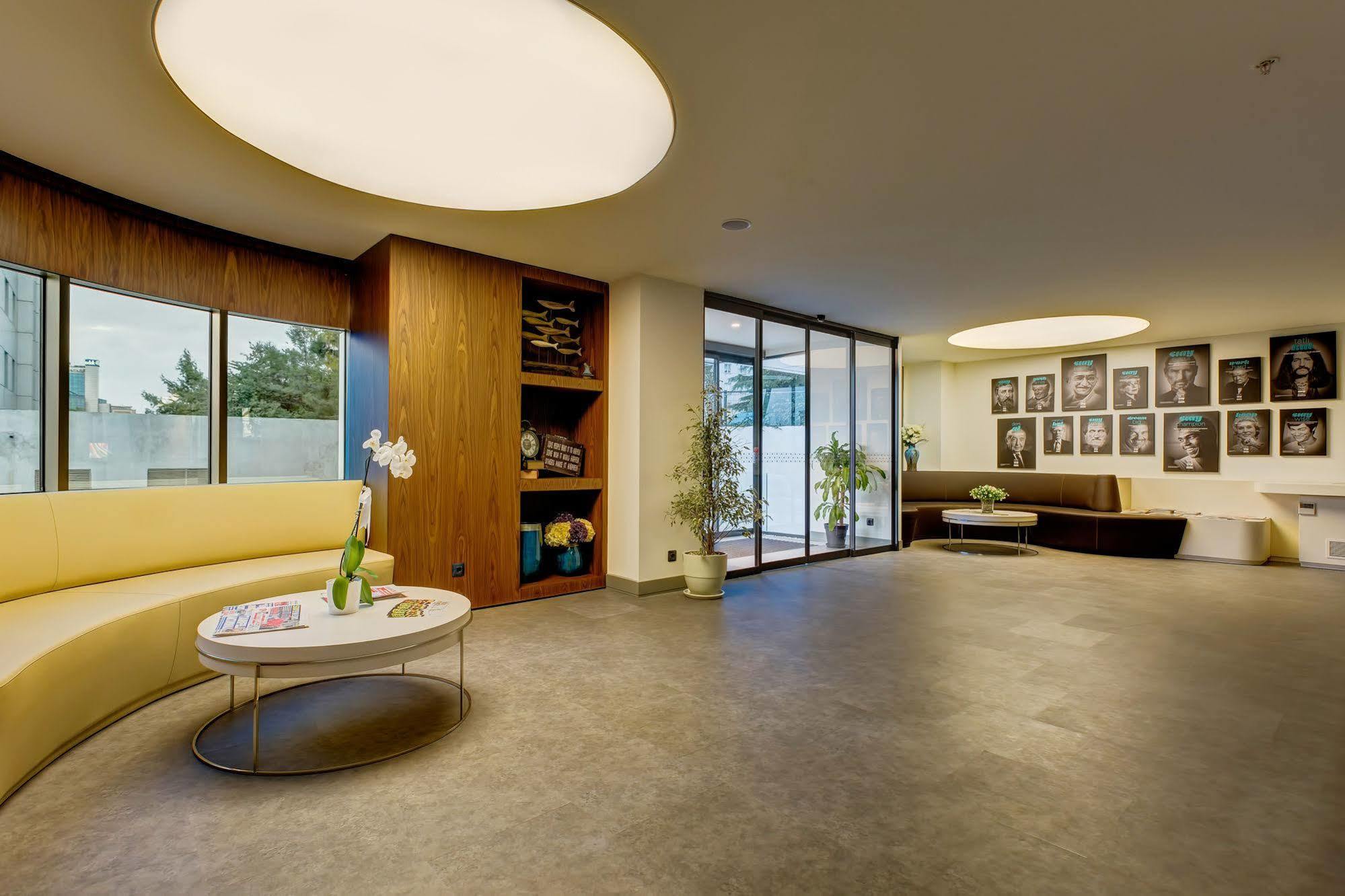 Plus Hotel Bostanci Atasehir Istanboel Buitenkant foto